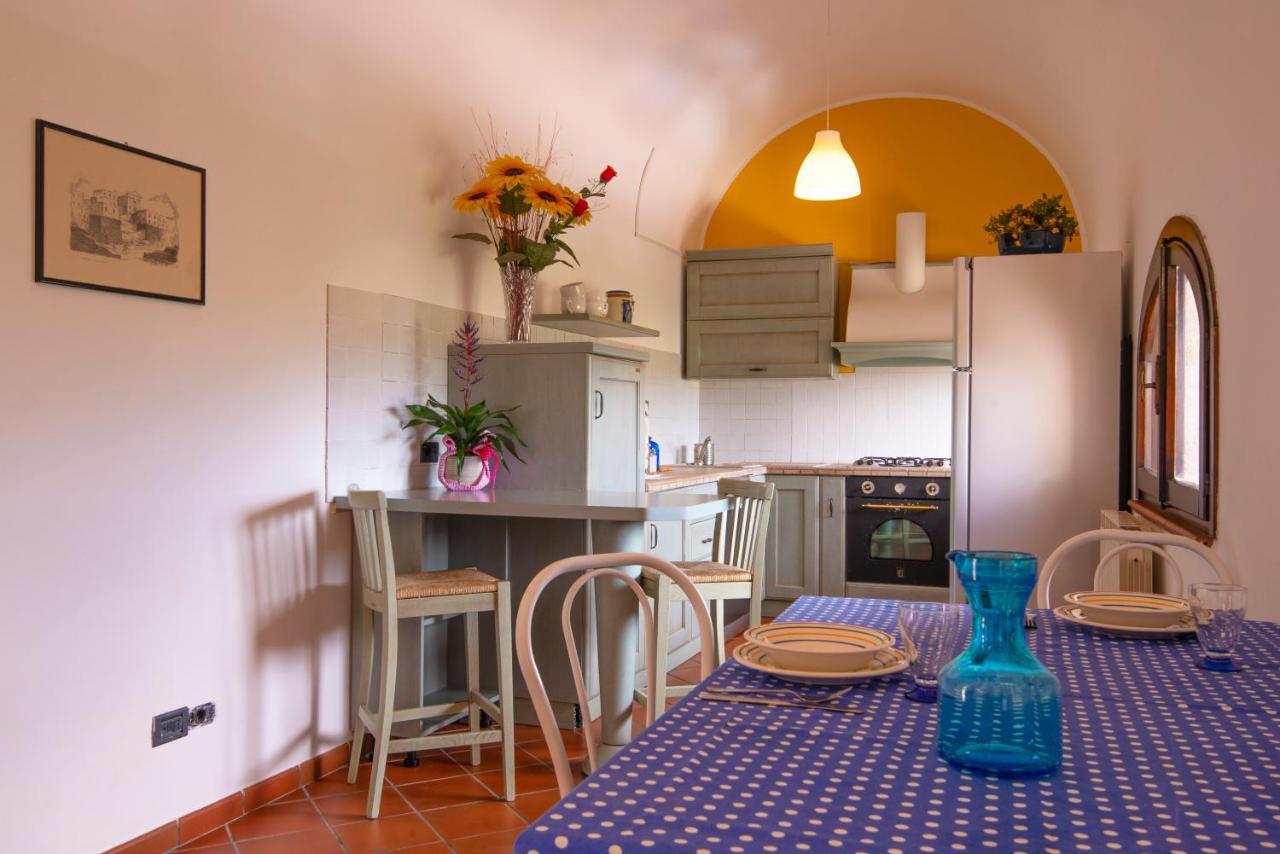 Torre Caetana Bed & Breakfast Minturno Bagian luar foto