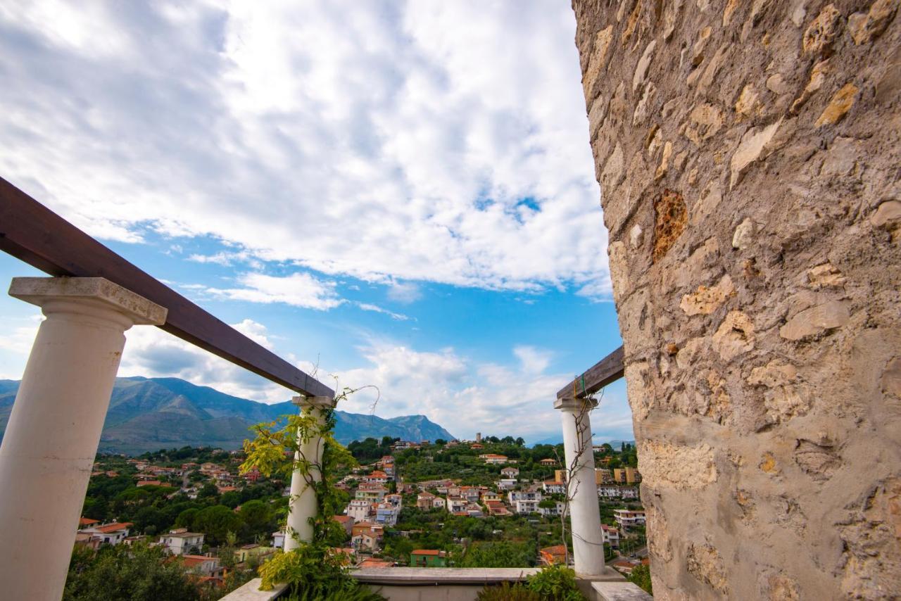 Torre Caetana Bed & Breakfast Minturno Bagian luar foto