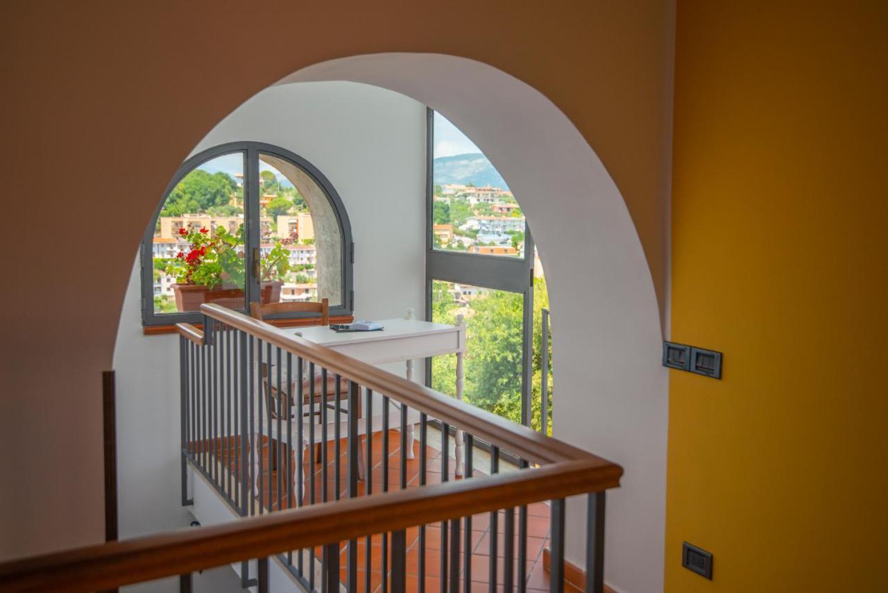 Torre Caetana Bed & Breakfast Minturno Bagian luar foto